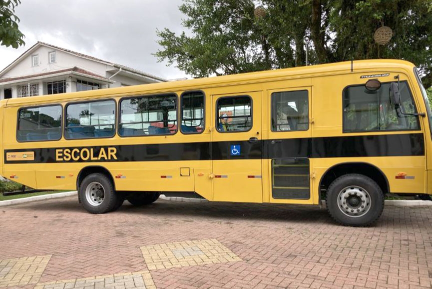Ônibus 0km passa a integrar frota da secretaria de Educação de Gaspar