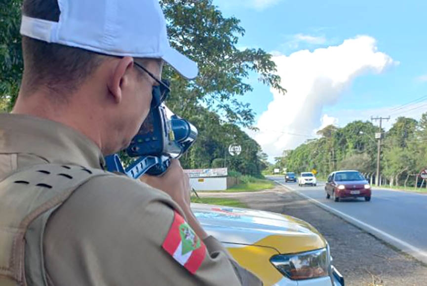 Cai 33% o n�mero de acidentes em rodovias estaduais de SC no feriado de Tiradentes 