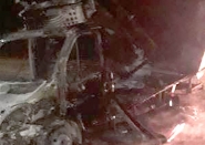 Caminhão é destruído por incêndio na madrugada desta quinta na BR-470, em Gaspar