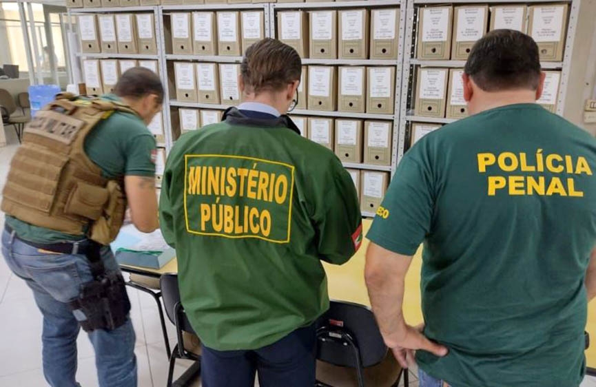 Prefeito de Ibirama  preso em operao que investiga fraude em licitao de coleta de lixo 