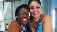Depois de 40 anos, mãe volta a sorrir após tratamento odontológico com incentivo da filha