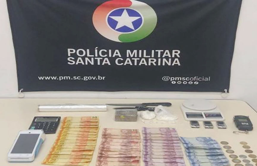 PM prende dois traficantes de drogas em Ilhota