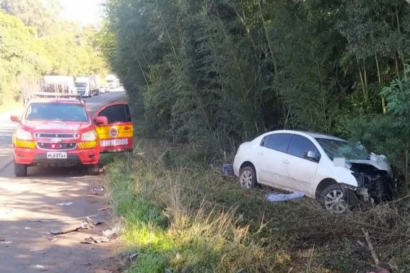 Homem suspeito de atropelar e matar esposa  preso depois de sofrer acidente na BR-470
