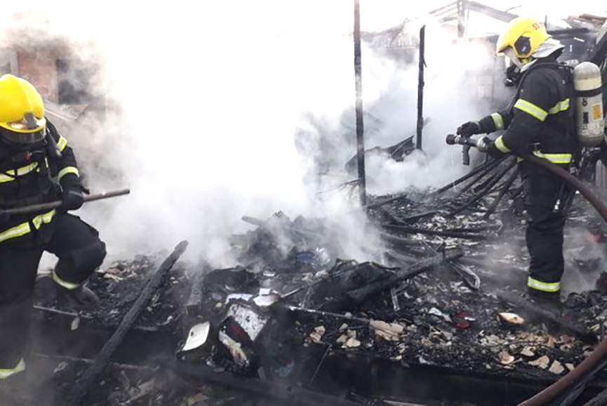 Incêndio destrói casa no bairro Sete de Setembro, em Gaspar