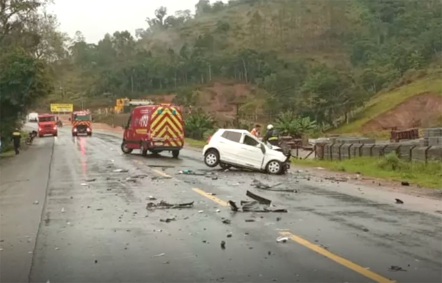 Homem morre em colisão frontal e BR-470 fica bloqueada, em Rodeio