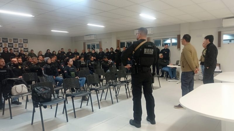 Grupo suspeito de usar como mula catarinense presa na Indonsia  alvo de Operao