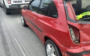 Colisão traseira entre carro e semi-reboque resulta em danos materiais em Gaspar