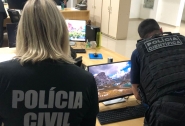 Polcia cumpre mandado de busca em Ilhota em operao que investiga empresas de vistoria veicular
