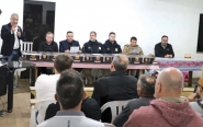Moradores e autoridades se re�nem para discutir instala��o de passarelas na BR-470