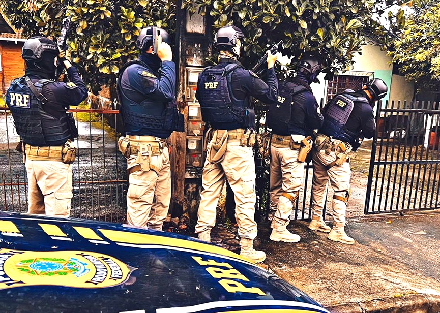 Operao contra quadrilha de estelionatrios cumpre mandados de priso em SC e no PR