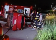 Grvida de gmeos  hospitalizada aps capotar carro em Ilhota