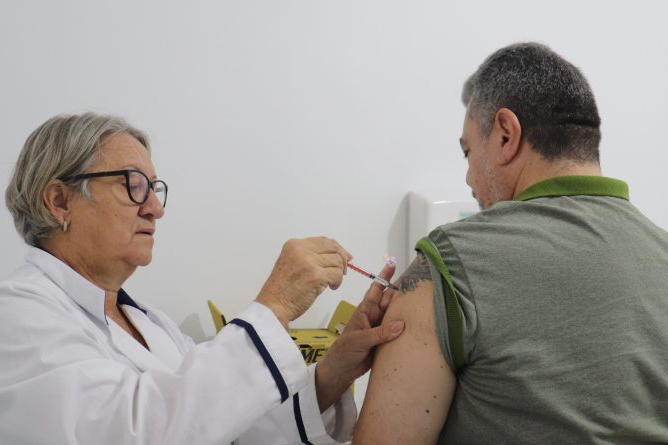 Salas de vacinas nas Unidades de Saúde de Gaspar reabrem na terça