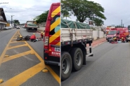 Caminho passa por cima de perna de motoqueiro em acidente no Centro de Ilhota 