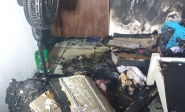 Casa pega fogo e vizinhos controlam incndio com mangueira de jardim em Blumenau