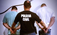Filho confessa que contratou amigo para matar os pais a facadas em Indaial