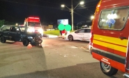 Carros colidem no trevo da Parolli e motorista foge antes da chegada do socorro