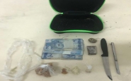 PM prende três homens por tráfico de drogas em casa no bairro Sete, em Gaspar