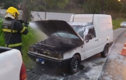 Fiorino pega fogo na Ivo Silveira, em Gaspar