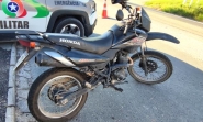 Colisão traseira entre carro e moto deixa homem ferido no Bateias, em Gaspar