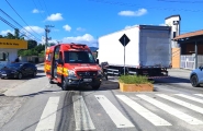 Caminhão e moto colidem no bairro Bela Vista e homem é hospitalizado