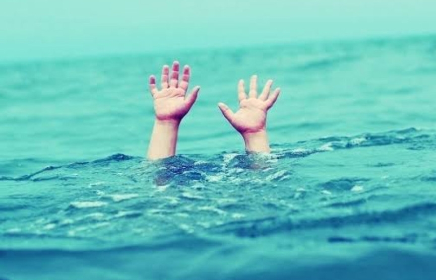 Menina de oito anos morre após cair em piscina em Blumenau; irmã de quatro anos ficou ferida