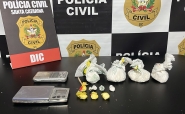 Traficante é preso na frente da mulher e do filho em Blumenau; cocaína é encontrada dentro de carro e ar-condicionado