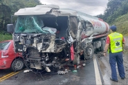 Colisão envolvendo cinco veículos é registrada na BR-470, na divisa entre Gaspar e Blumenau