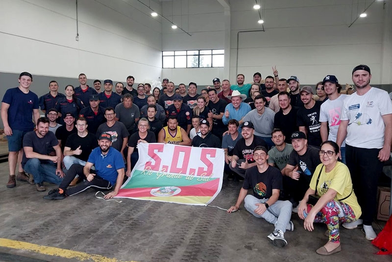 Empresas de Gaspar se unem e levam 25 toneladas de doa��es aos atingidos no RS