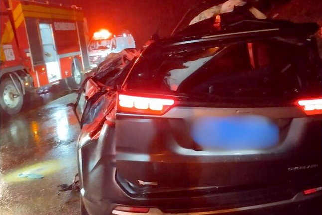 Colisão frontal entre dois carros mata mulher na BR-470 em SC