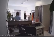 Lojista de Gaspar flagra mulher saindo de loja com peças dentro da bolsa: