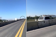 Veículo é flagrado em passarela de pedestres em cima da ponte de Ilhota