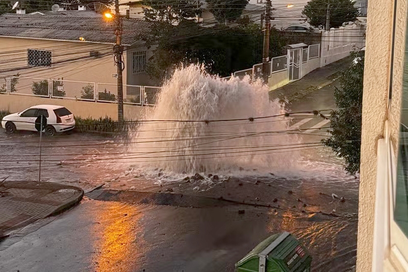 Adutora rompe por causa de baixas temperaturas e causa transtornos em Chapec