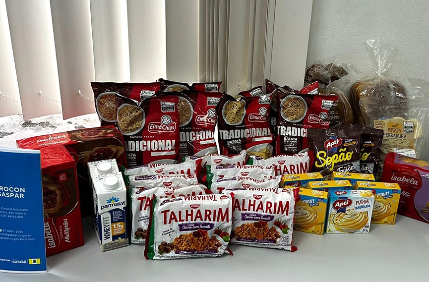 Procon recolhe quase 50 produtos vencidos em estabelecimento em Gaspar