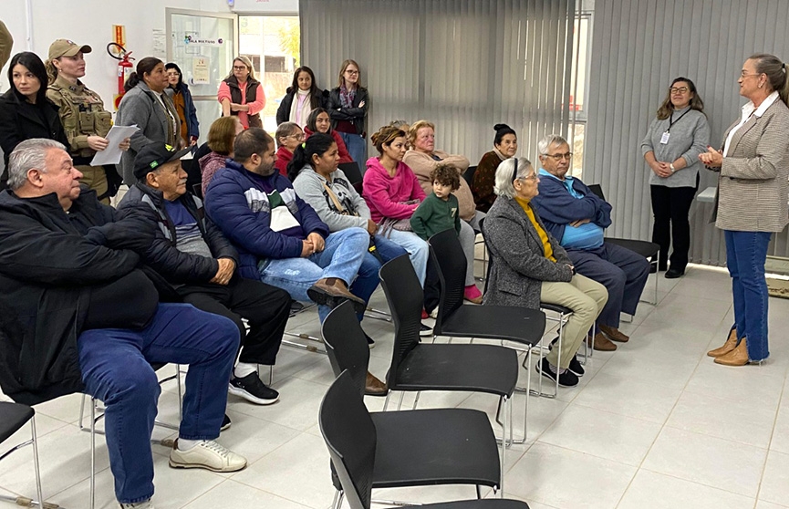 Golpes e acidentes domésticos são temas de roda de conversa com idosos