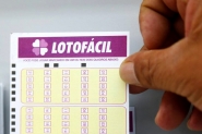 Gasparense ganha quase R$400 mil na Lotof�cil