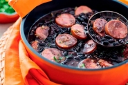 ONG de proteção animal promove feijoada no sábado, em Gaspar