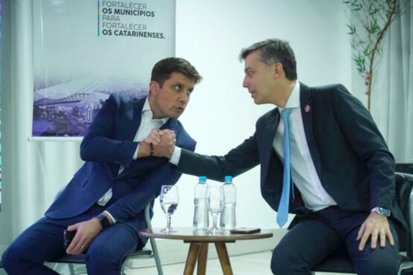 Prefeito de Gaspar assume presidncia da Fecam