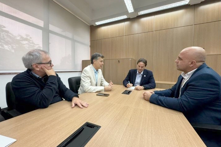 Fecam faz reunio com Secretaria de Relaes Internacionais e apresenta Rede de Preveno a Desastres