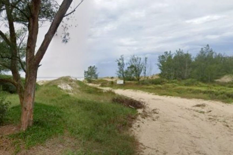 Pedestre encontra cr�nio enterrado em praia de Santa Catarina
