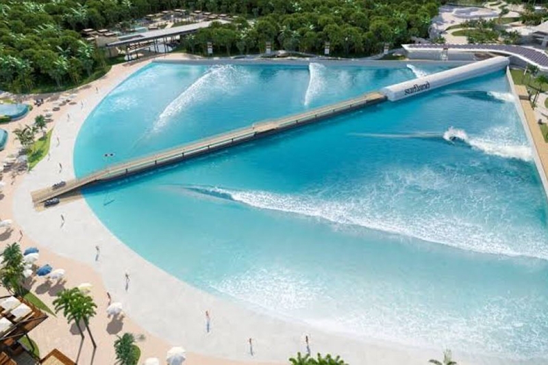 Idoso morre afogado enquanto surfava em parque de ondas no Sul de SC