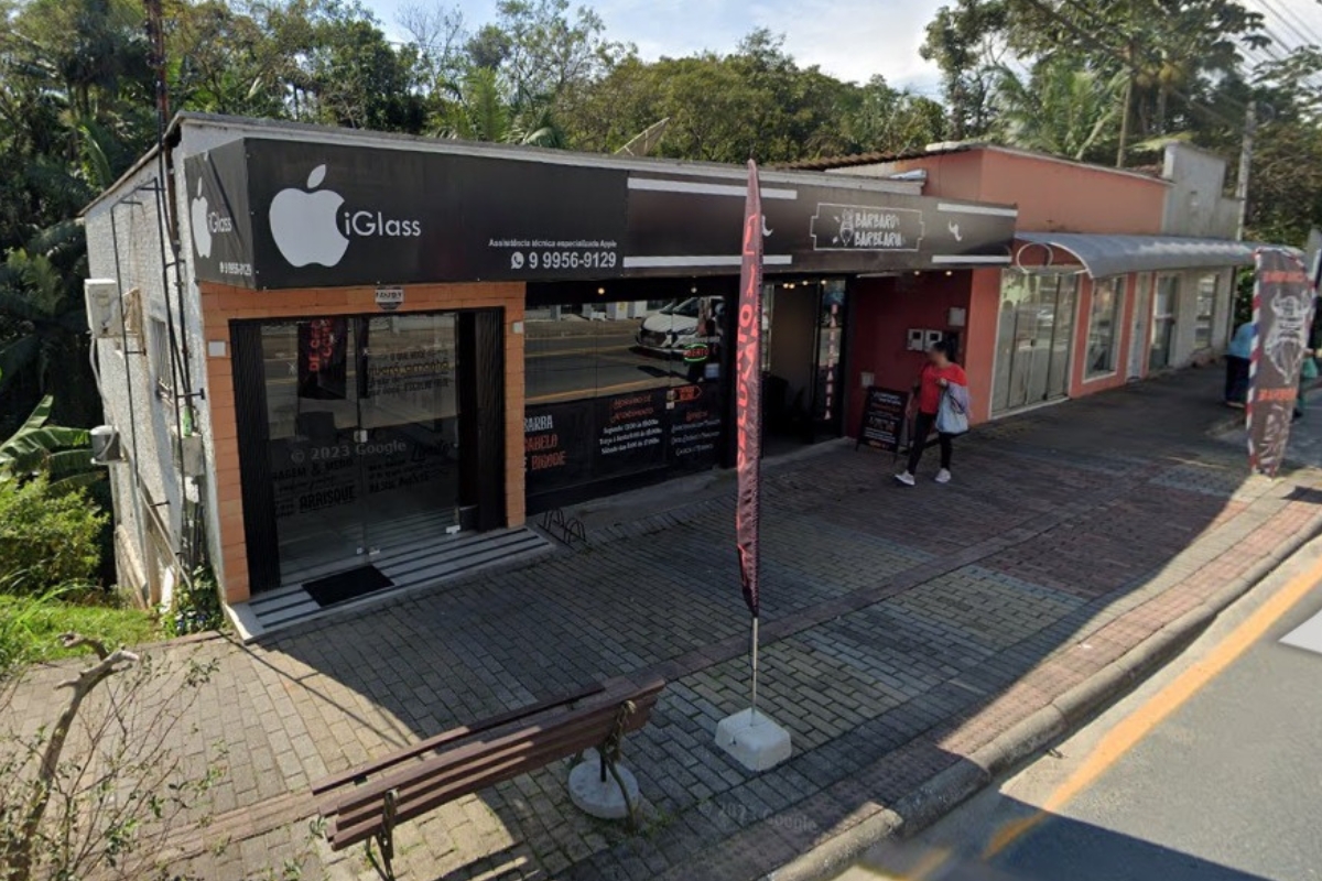 Construo em colapso ser demolida pela Defesa Civil no Centro de Gaspar