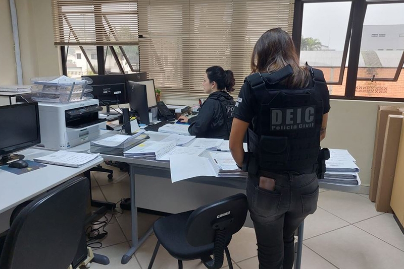 Polcia Civil cumpre 14 mandados de busca e apreenso no Sul de SC