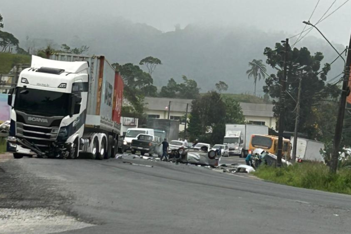Grave acidente é registrado na Rodovia Ivo Silveira, em Gaspar
