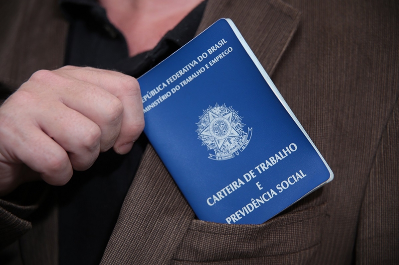 SC tem mais de 10 mil vagas de emprego pelo Sine; mais de 100 so em Gaspar