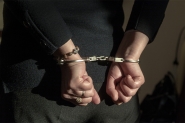 Mulher é presa em Gaspar pelo crime de indução à prostituição