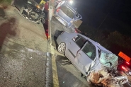 Acidente entre três carros deixa criança e adultos gravemente feridos em Indaial