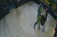 V�deo mostra assassino discutindo com funcion�rio de lanchonete antes de mat�-lo em Blumenau