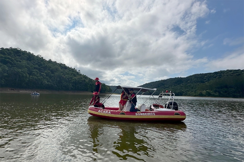 Mergulhador de Gaspar ajuda nas buscas por homem que desapareceu após jet ski virar em Rio dos Cedros