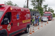 Dois jovens s�o encaminhados ao hospital ap�s acidente no Centro de Ilhota