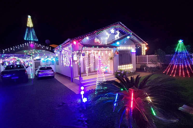 Casa no Belchior Alto chama ateno com decorao natalina encantadora